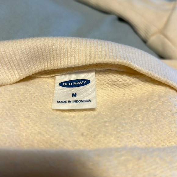 Old navy M hoodie - Picture 2 of 3